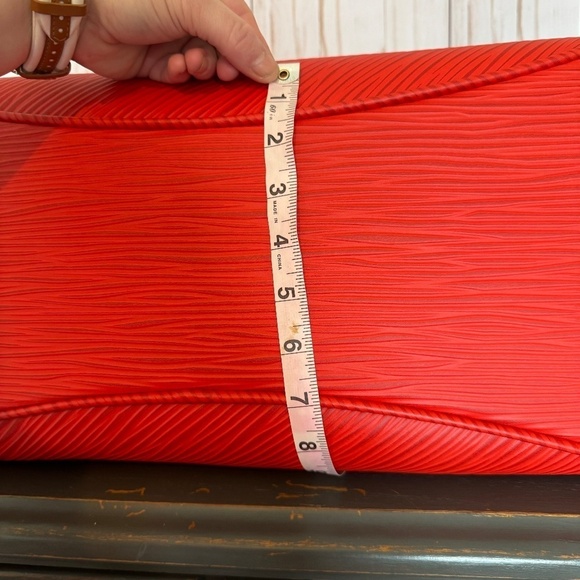 NWT Louis Vuitton Alma Travel GM Epi Leather Vermillon Red - Picture 11 of 13